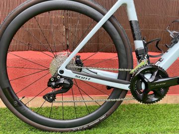 Scott Addict Shimano 105 Di2 2025 Road & Gravel d'occasion — image 3 sur 5