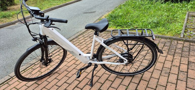 Adore E-Bike Other Shimano 2025 Urban usato, Bianco — immagine 2 di 9