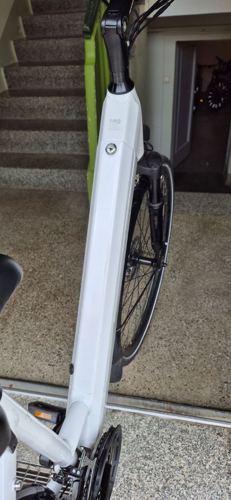 Adore E-Bike Other Shimano 2025 Urban usato, Bianco — immagine 4 di 9