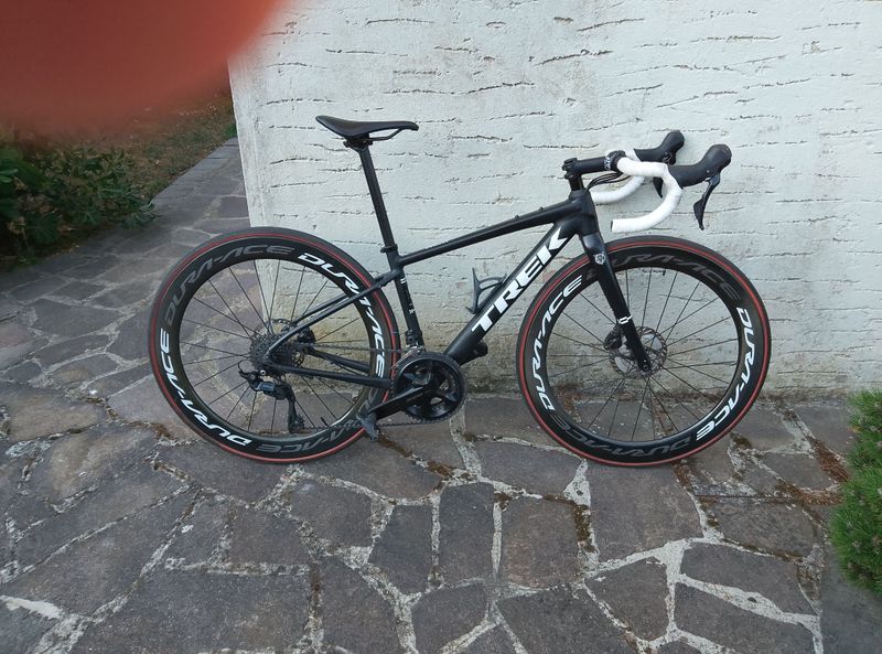 Used Trek Domane Shimano 105 2025 Road & Gravel
