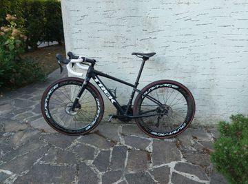 Gebrauchtes Trek Domane Shimano 105 2025 Road & Gravel, Schwarz — Bild 2 von 6