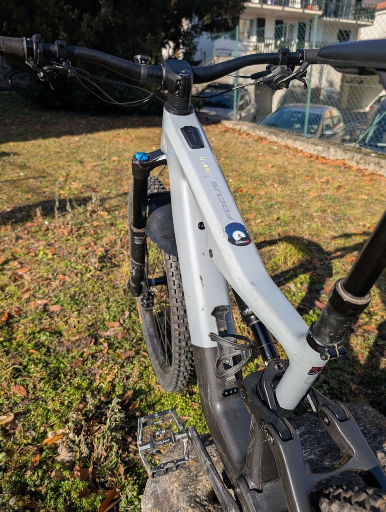 Gebrauchtes Focus Custom Shimano Deore XT 2024 Mountainbike, Hellgrau — Bild 2 von 5
