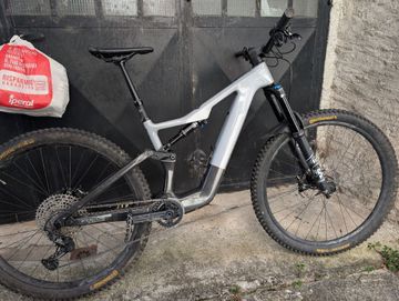 Gebrauchtes Focus Custom Shimano Deore XT 2024 Mountainbike, Hellgrau — Bild 5 von 5