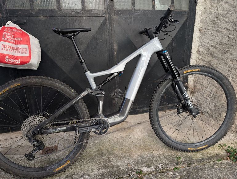 Gebrauchtes Focus Custom Shimano Deore XT 2024 Mountainbike, Hellgrau — Bild 5 von 5