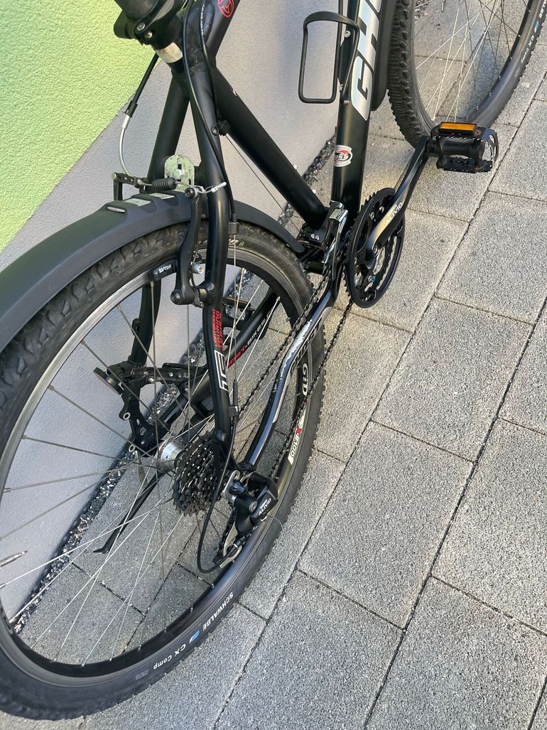 Used Ghost Custom Shimano Alivio 2017 Mountainbike, Black — image 3 of 3