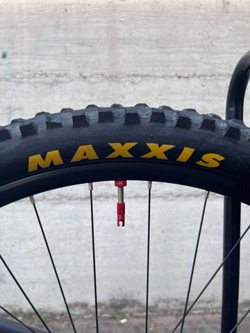 Used Transition Sentinel 2018 2018 Mountainbike, Black — image 14 of 18