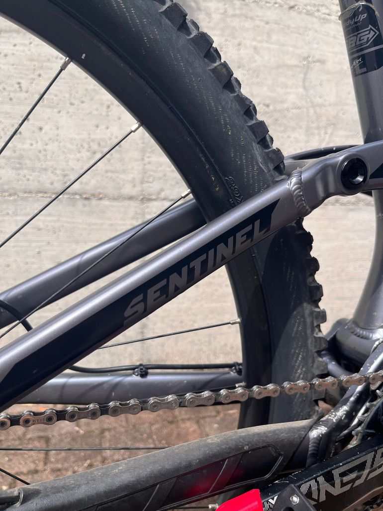Used Transition Sentinel 2018 2018 Mountainbike, Black — image 5 of 20
