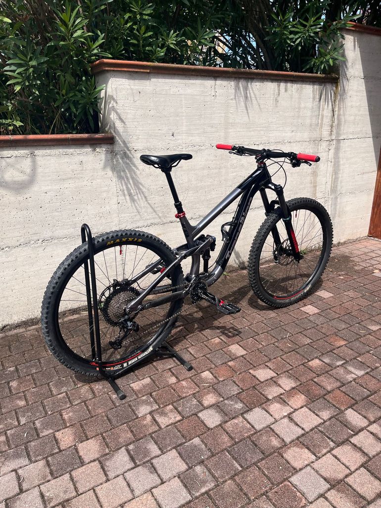 Used Transition Sentinel 2018 2018 Mountainbike, Black — image 3 of 20
