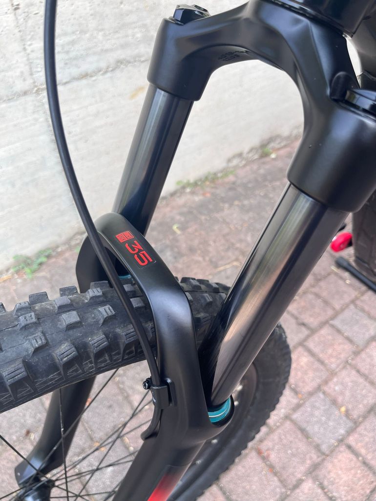 Used Transition Sentinel 2018 2018 Mountainbike, Black — image 6 of 18