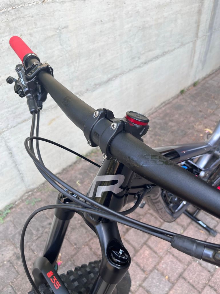Used Transition Sentinel 2018 2018 Mountainbike, Black — image 15 of 20