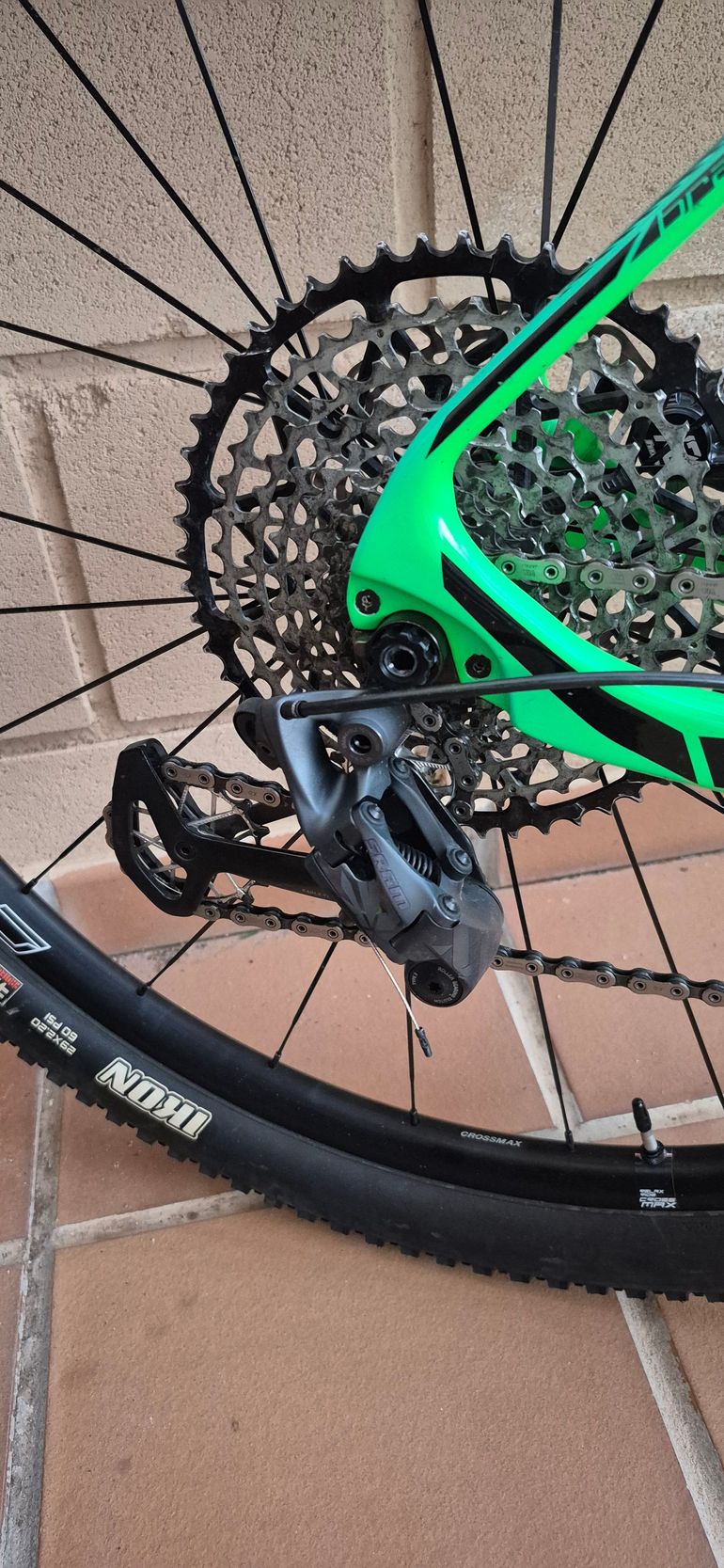 Used Berria carbono M 2015 Mountainbike, Green — image 5 of 8