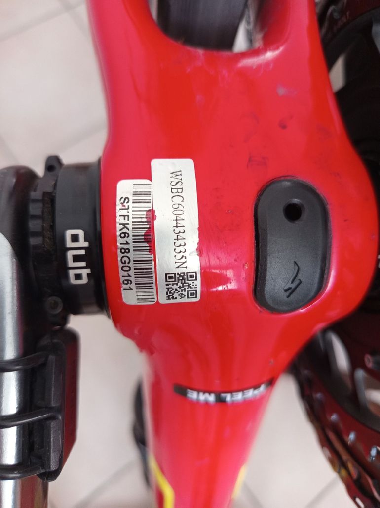 Used Specialized Tarmac SRAM Rival eTap AXS 2020 Road & Gravel, Red — image 10 of 13