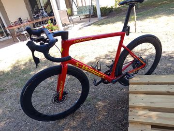 Used Specialized Tarmac SRAM Rival eTap AXS 2020 Road & Gravel, Red — image 2 of 13