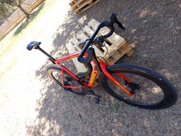 Used Specialized Tarmac SRAM Rival eTap AXS 2020 Road & Gravel, Red — image 4 of 13