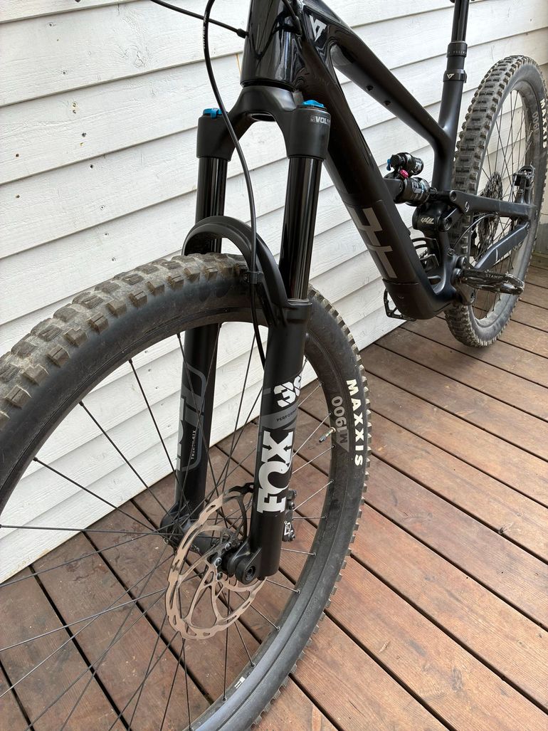 Brugt YT Industries Jeffsy 29 CORE 2 CF 2025 2025 Mountainbike — billede 8 af 11