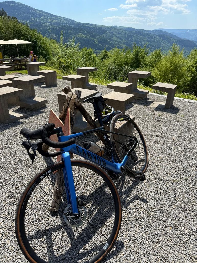 Gebrauchtes Canyon Ultimate CF SL 7 eTap 2023 2023 Road & Gravel, Blau — Bild 3 von 3