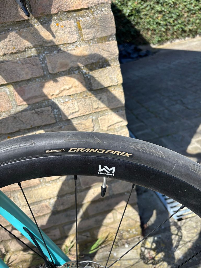 CUBE ATTAIN C:62, SLX 2025 2025 Road & Gravel usato, Blu — immagine 4 di 5
