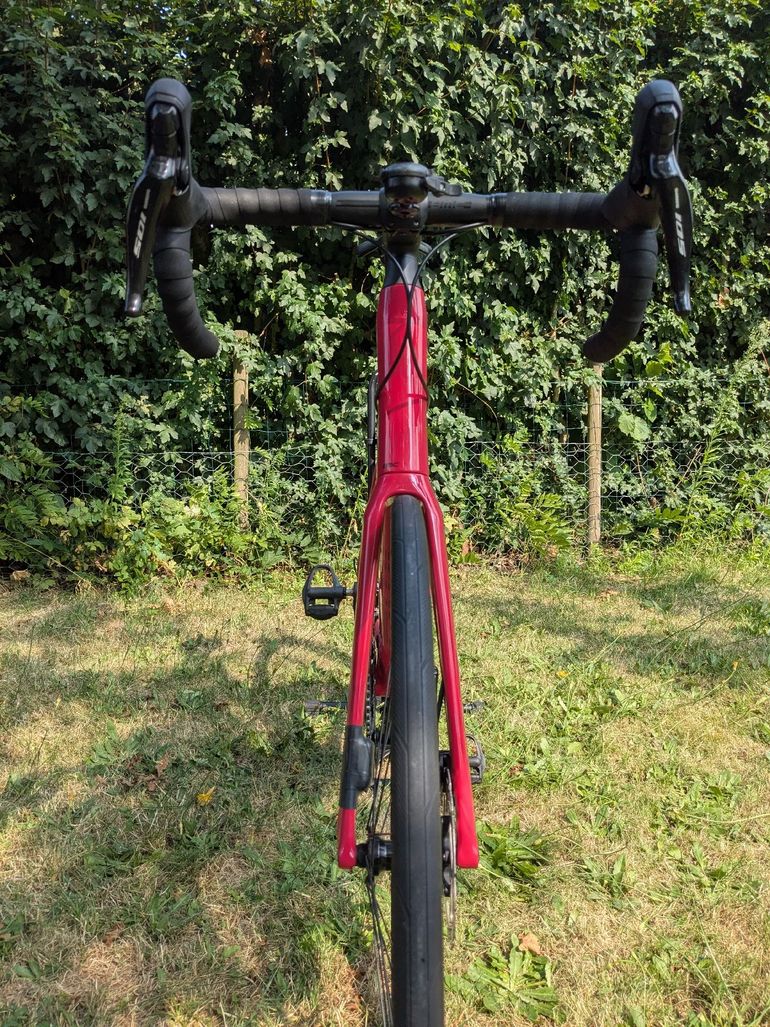 Použité BMC Roadmachine 01 FOUR 2023 2023 Road & Gravel — obrázek 14 z 20