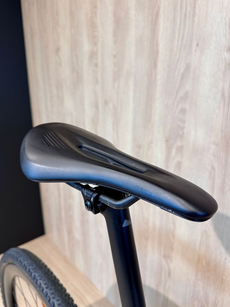 Canyon Grail CFR LTD 2024 2024 Road & Gravel usato, Arancione — immagine 8 di 17