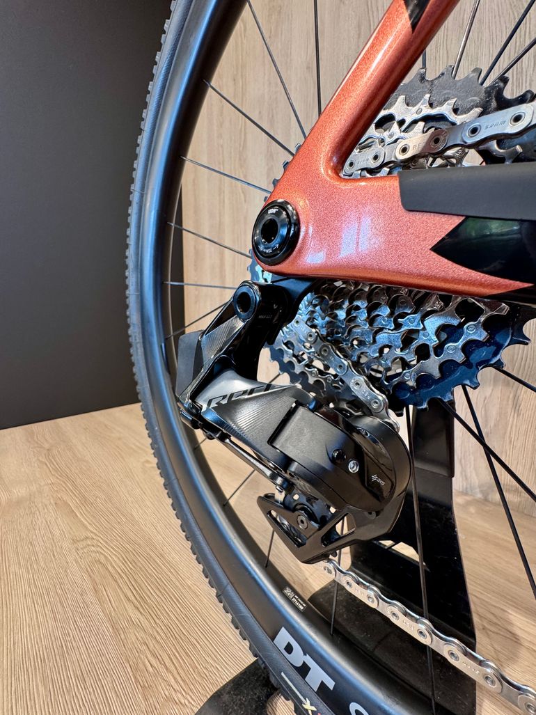 Canyon Grail CFR LTD 2024 2024 Road & Gravel usato, Arancione — immagine 14 di 17