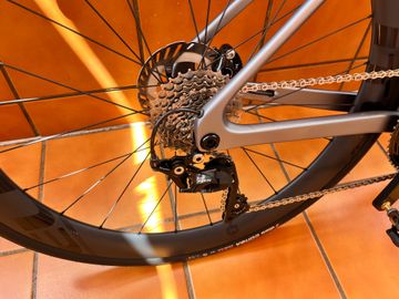 Použité Orbea ORCA M30 2023 2023 Road & Gravel — obrázek 3 z 10