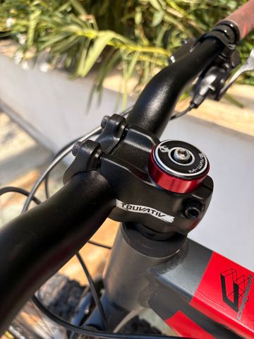 Tweedehands Carrera Custom Shimano Tourney 2023 Mountainbike — afbeelding 7 van 9