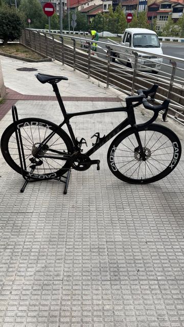 Tweedehands Giant Tcr Shimano Dura Ace Di2 2025 Road & Gravel — afbeelding 1 van 15