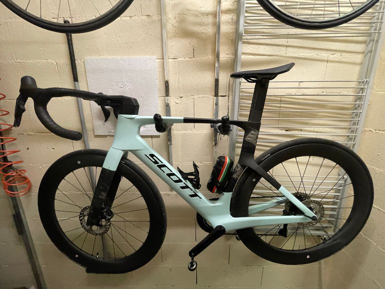Used Scott foil Custom Shimano Ultegra Di2 2025 Road & Gravel, White — image 2 of 7