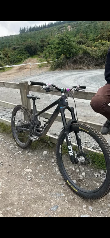Used Forbidden Dreadnought Shimano Deore XT 2023 Mountainbike, Black — image 2 of 3