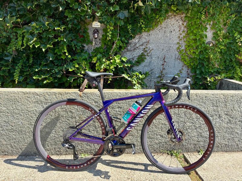Gebrauchtes Canyon Ultimate CFR Di2 Aero 2025 2025 Road & Gravel
