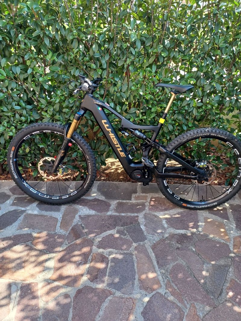 Used Whistle Custom SRAM Rival eTap AXS 2023 MTB