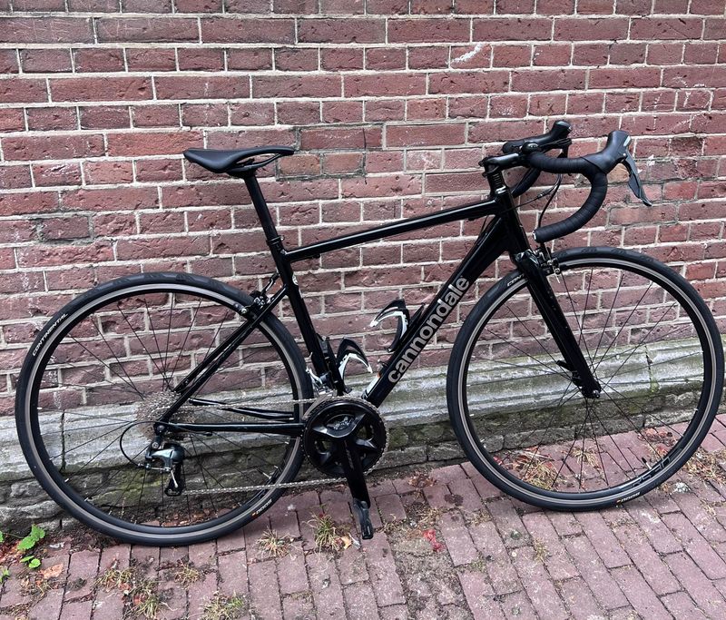 Używany Cannondale CAAD Optimo 2 2022 2022 Road & Gravel