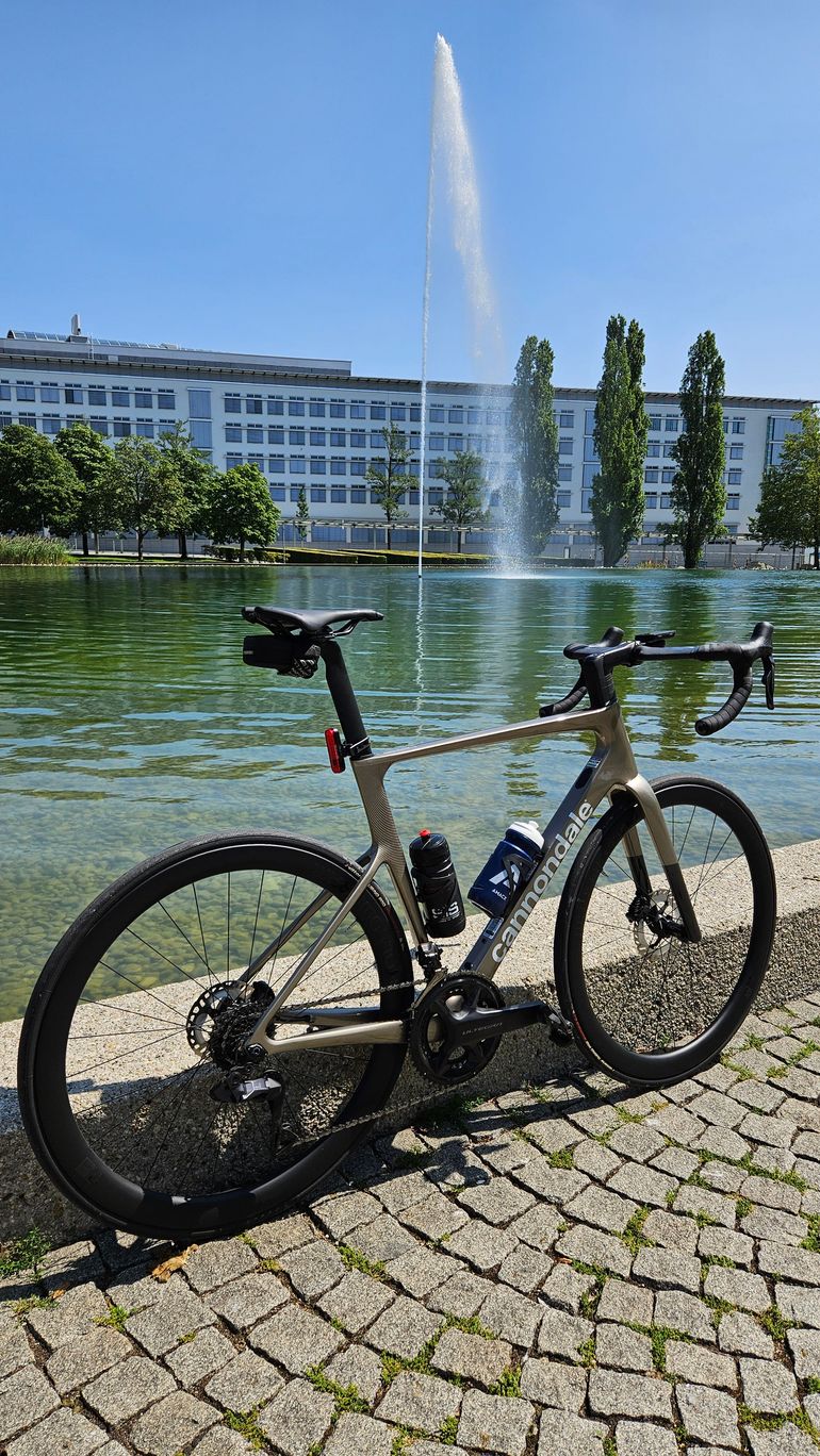 Gebrauchtes Cannondale SupersixEvo 2 2025 Road & Gravel, Hellgrau — Bild 2 von 3