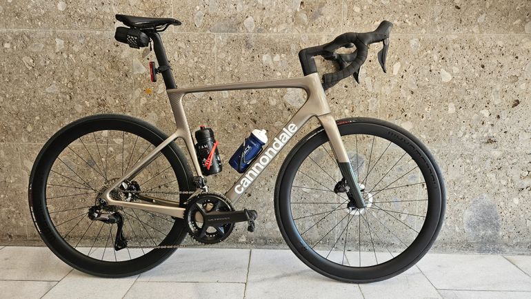 Gebrauchtes Cannondale SupersixEvo 2 2025 Road & Gravel, Hellgrau — Bild 3 von 3