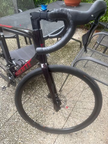 Used Giant Advanced 2 2024 Road & Gravel, Red — image 3 of 5