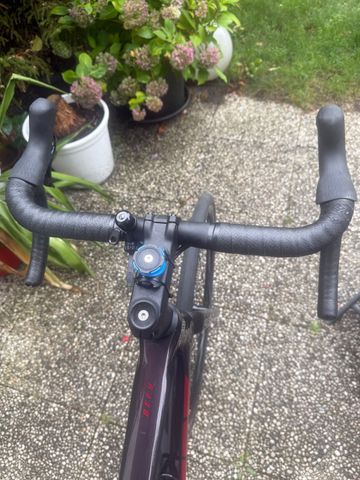 Used Giant Advanced 2 2024 Road & Gravel, Red — image 5 of 5