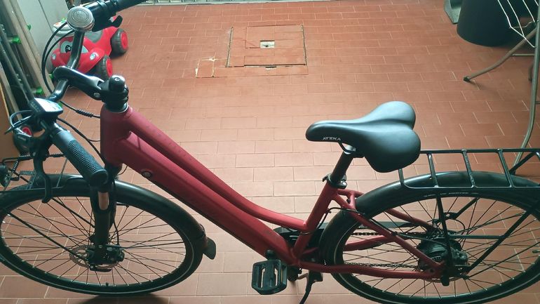 Gebrauchtes Brera Custom 2025 Urban, Rot — Bild 4 von 5