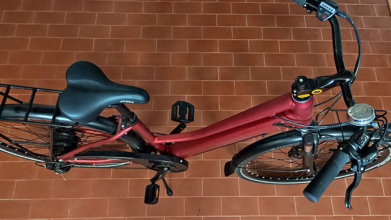 Gebrauchtes Brera Custom 2025 Urban, Rot — Bild 2 von 5