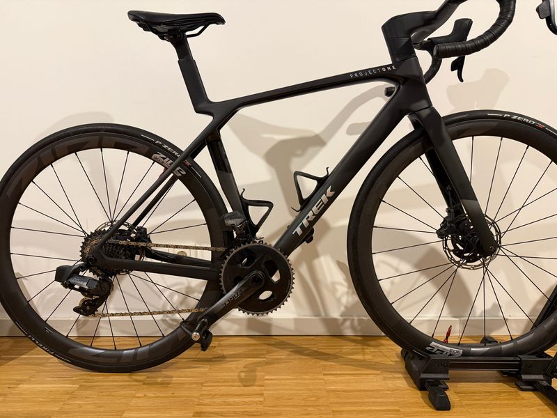 Käytetty Trek Madone SLR Gen.8 Black M 2025 Road & Gravel