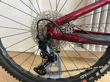 Gebrauchtes Merida ONE-TWENTY 3000 2024 2024 Mountainbike, Rot — Bild 2 von 15