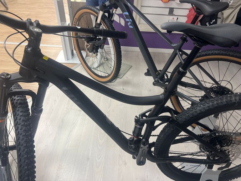 Used Liv Embolden 1 2022 2022 Mountainbike, Black, 29 — image 2 of 3