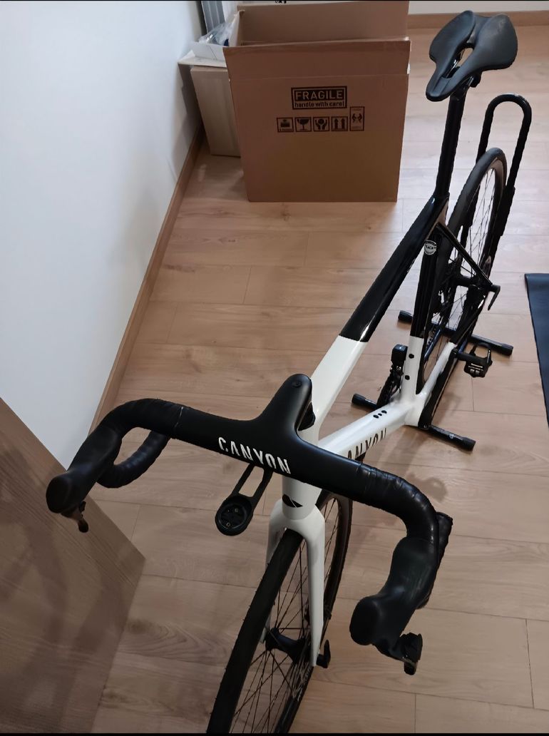 Brugt Canyon Ultimate CF SL 7 Di2 2024 2024 Road & Gravel — billede 2 af 5