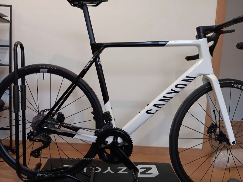 Tweedehands Canyon Ultimate CF SL 7 Di2 2024 2024 Road & Gravel