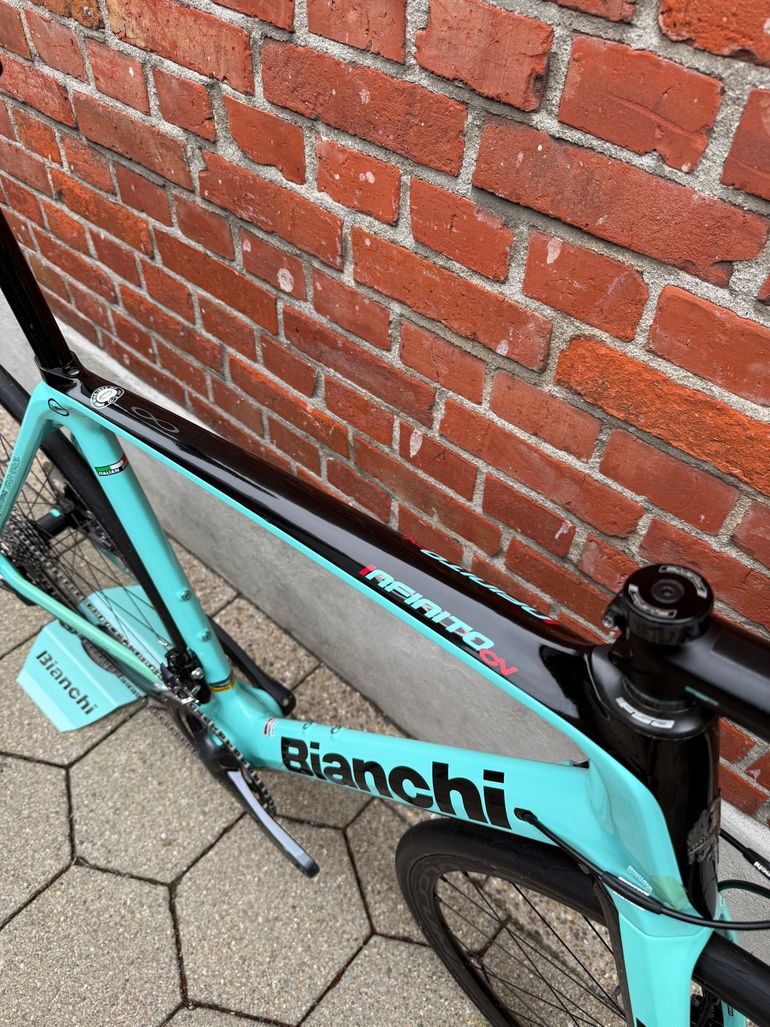 Used Bianchi Infinito CV Endurance Carbon/Shimano Ultegra/Fulcrum/Size 57 2021 Road & Gravel, Green — image 7 of 13