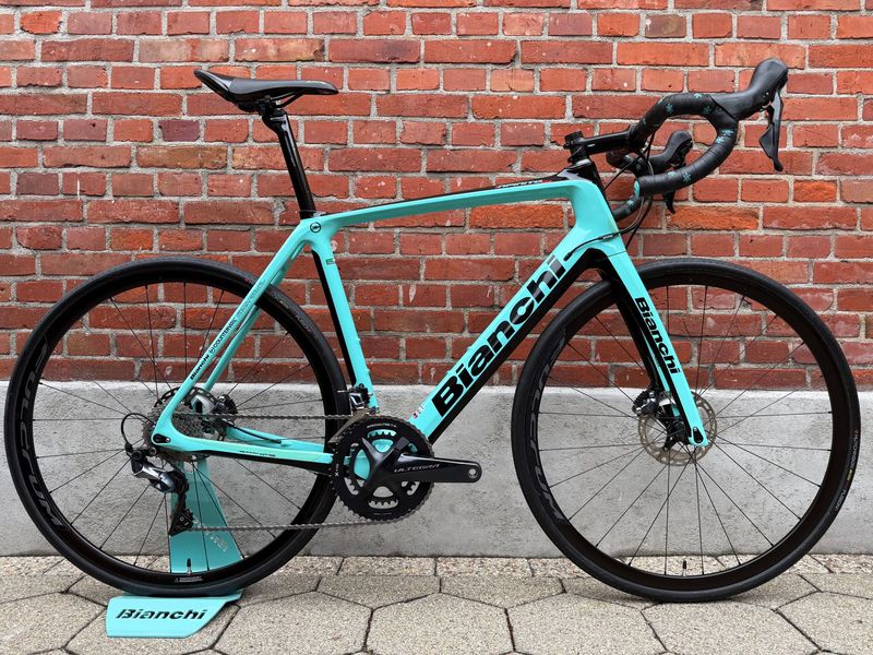 Tweedehands Bianchi Infinito CV Endurance Carbon/Shimano Ultegra/Fulcrum/Size 57 2021 Road & Gravel
