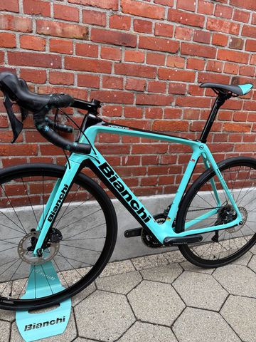 Used Bianchi Infinito CV Endurance Carbon/Shimano Ultegra/Fulcrum/Size 57 2021 Road & Gravel, Green — image 11 of 13