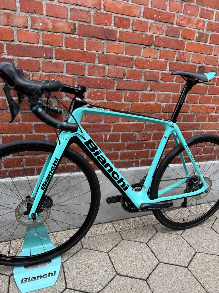 Used Bianchi Infinito CV Endurance Carbon/Shimano Ultegra/Fulcrum/Size 57 2021 Road & Gravel, Green — image 11 of 13
