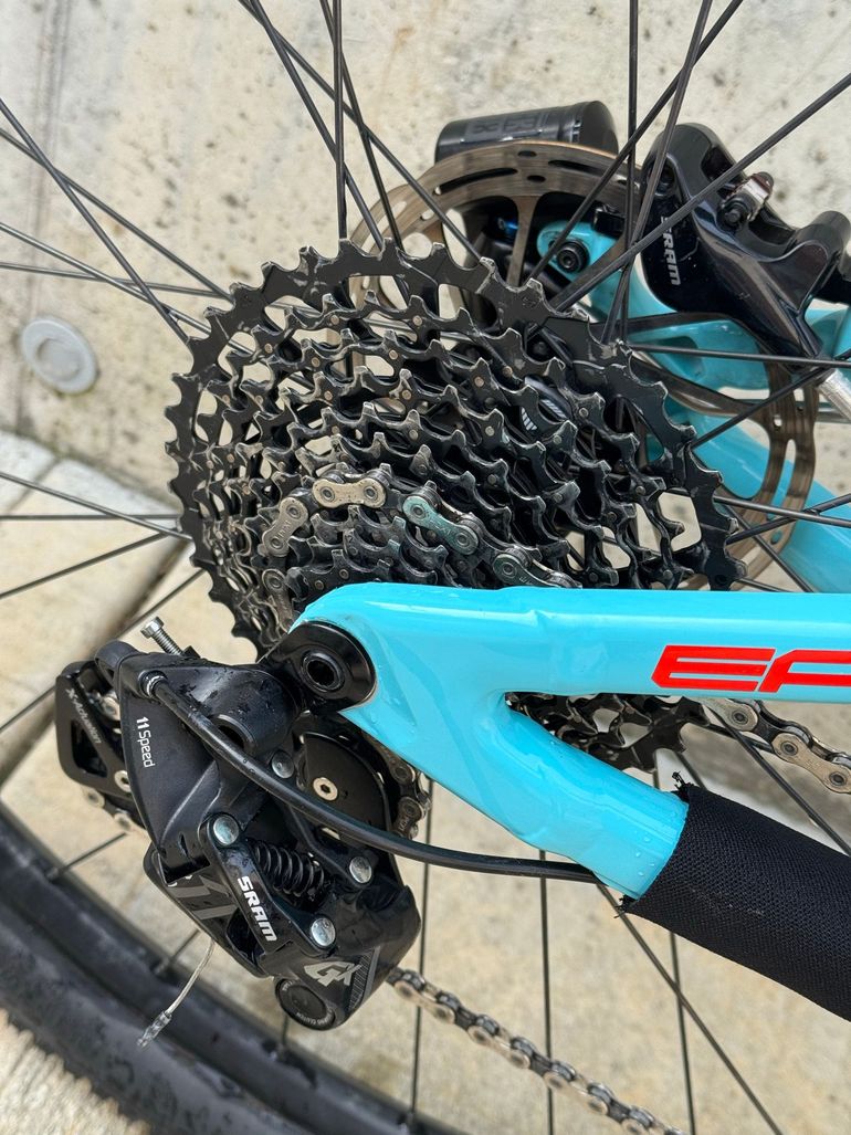 Used Specialized Men's Epic Comp 2018 2018 Mountainbike, Blue, 29 — image 5 of 8