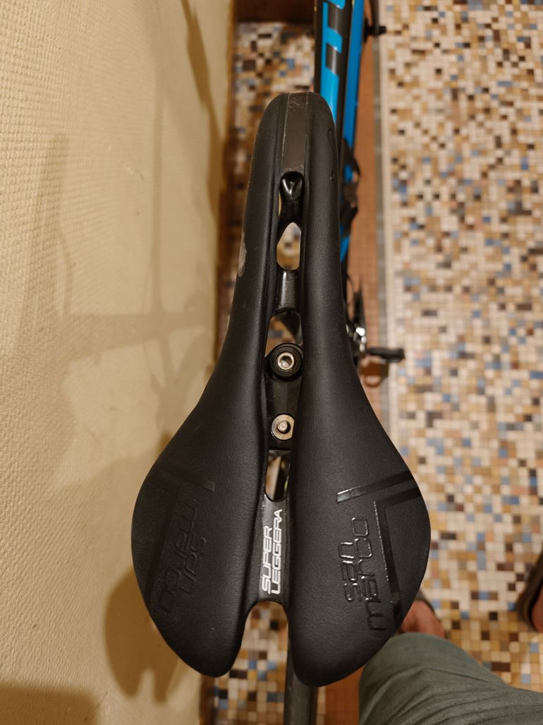 Used Giant TCR Advanced SL 2 2017 2017 Road & Gravel, Black — image 5 of 5
