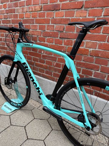 Used Bianchi Oltre XR3 CV Disc Carbon/Shimano Ultegra 2x11/Size 59/Good Condition! 2022 Road & Gravel, Green — image 13 of 15